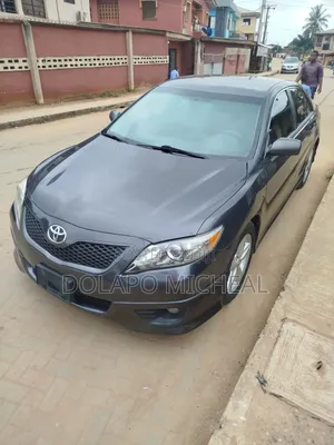 Toyota Camry SE 4dr Sedan (2.5L 4cyl 6AM) 2010 Gray