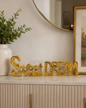 Sweet Table Figurine