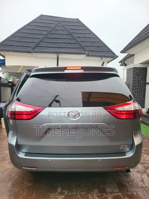 Toyota Sienna 2015 Gray