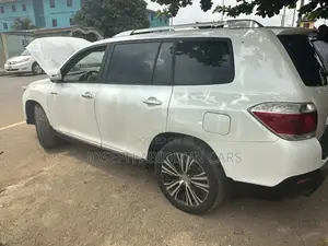 Toyota Highlander Limited 2011 White