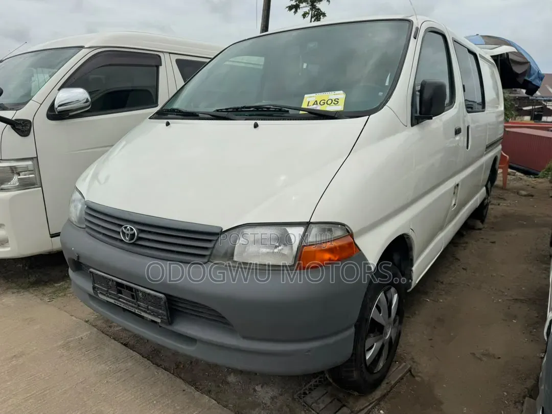 Toyota HiAce 2005 White