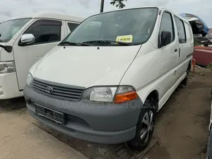 Toyota HiAce 2005 White