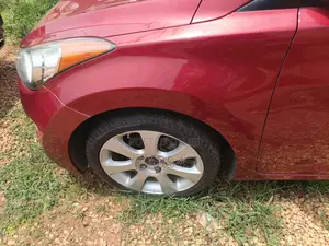 Hyundai Elantra 2012 Red