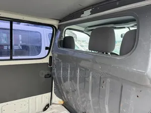 Toyota HiAce 2005 White