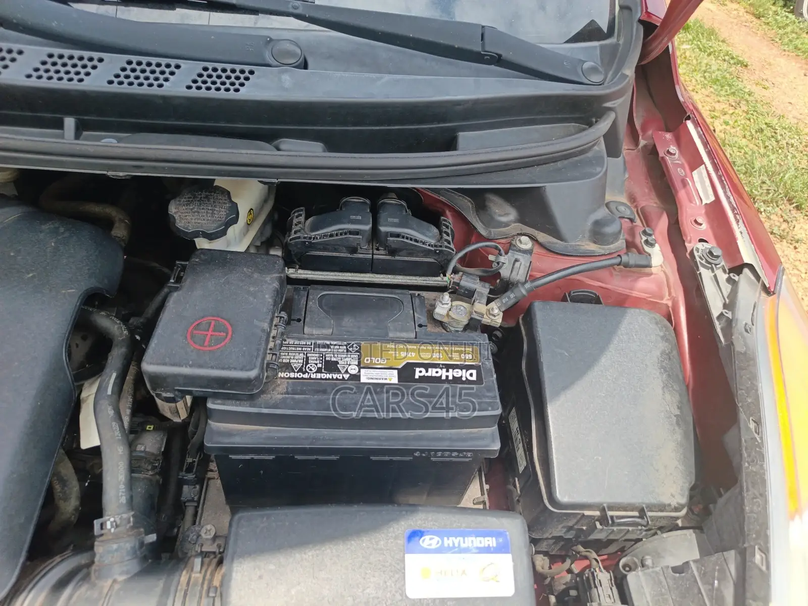 Hyundai Elantra 2012 Red