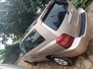 Toyota Highlander 2005 Gold