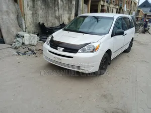 Toyota Sienna 2005 White