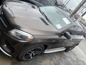 Mercedes-Benz GLE-Class 2018 Brown