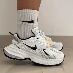 Nike Skate Sneakers