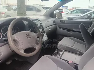 Toyota Sienna 2005 Brown
