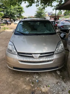 Toyota Sienna 2006 Gold