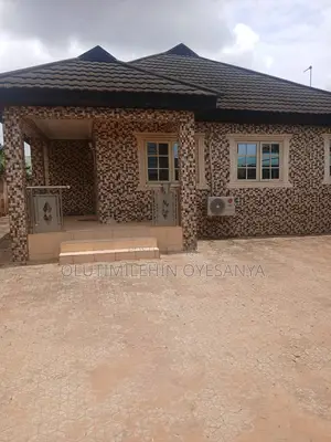 5bdrm Bungalow in Heritage Estate, Ifo for sale