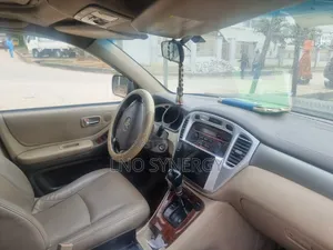 Toyota Highlander 2005 Gray