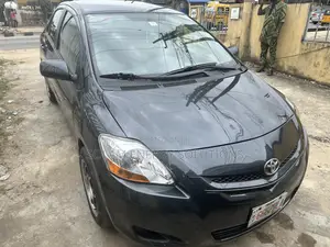 Toyota Yaris 2009 Gray