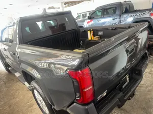 Toyota Tacoma 2024 Gray