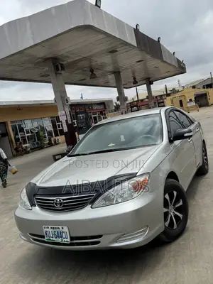Toyota Camry LE 4dr Sedan (2.4L 4cyl 4A) 2004 Silver
