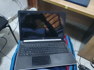 Laptop HP 250 G7 4GB Intel Core i5 SSHD (Hybrid) 500GB