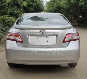 Toyota Camry LE 4dr Sedan (2.5L 4cyl 6A) 2011 Silver