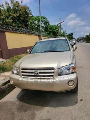 Toyota Highlander 2004 Gold