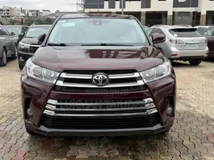 Toyota Highlander LE V6 2019 Burgundy