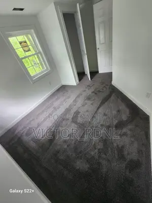 Elegant Wall to Wall Rug Design