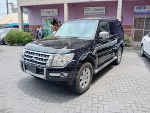 Mitsubishi Pajero 2015 Black