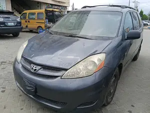 Toyota Sienna 2009 Gray