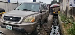 Honda Pilot 2004 Gold