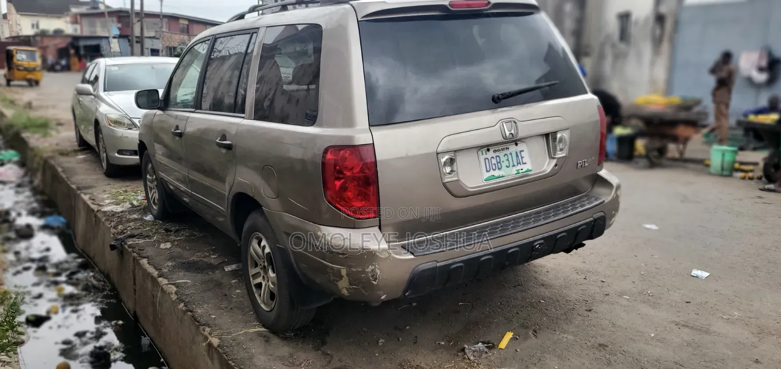 Honda Pilot 2004 Gold