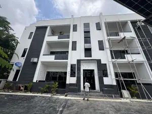 3bdrm Apartment in Wuse 2 for sale