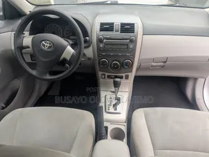 Toyota Corolla 2011 Silver