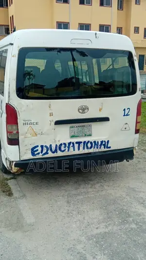 Toyota HiAce 2010 White