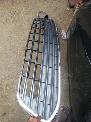 Down Grille Toyota Avalon 2014/2018