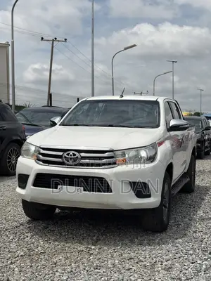 Toyota Hilux 2016 White