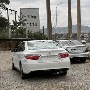 Toyota Camry XLE 4dr Sedan (2.5L 4cyl 6A) 2016 White