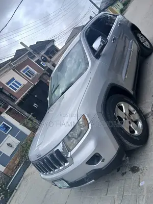 Jeep Cherokee 2011 Silver