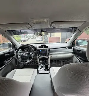 Toyota Camry SE 4dr Sedan (2.5L 4cyl 6A) 2012 Silver