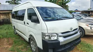 Toyota Grand HiAce 2002 White
