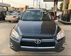 Toyota RAV4 2.5 Limited 4x4 2010