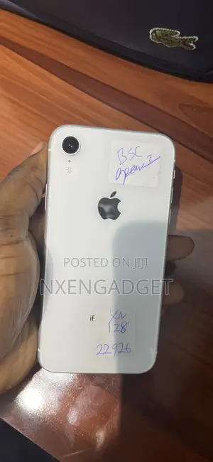 Apple iPhone XR 128 GB White