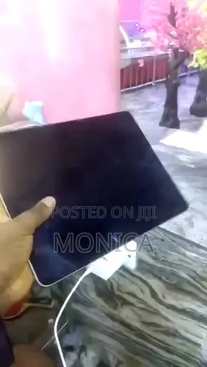 Apple iPad (2022) 8 GB Gray