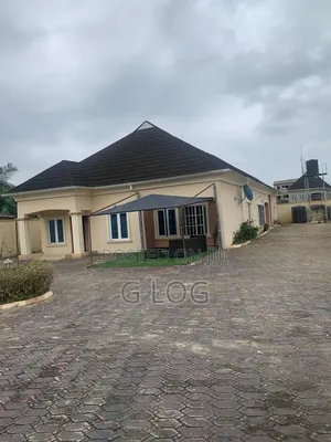 4bdrm Duplex in Majek, Lakowe for sale
