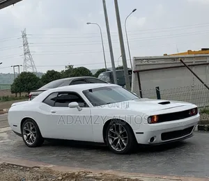 Dodge Challenger 2022 White
