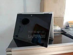 Laptop HP EliteBook 1030 8GB Intel Core i5 SSD 256GB