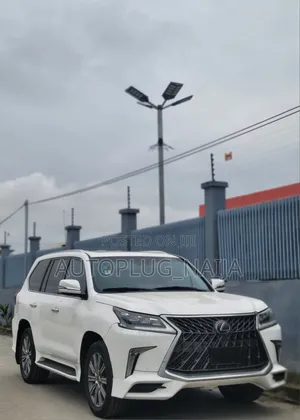 Lexus LX 2016 White