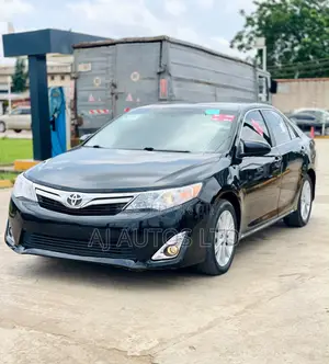 Toyota Camry XLE 4dr Sedan (2.5L 4cyl 6A) 2013 Black