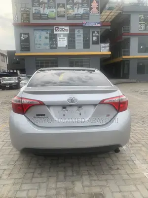 Toyota Corolla S 4dr Sedan (1.8L 4cyl CVT) 2015 Silver