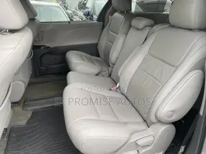 Toyota Sienna 2018 White