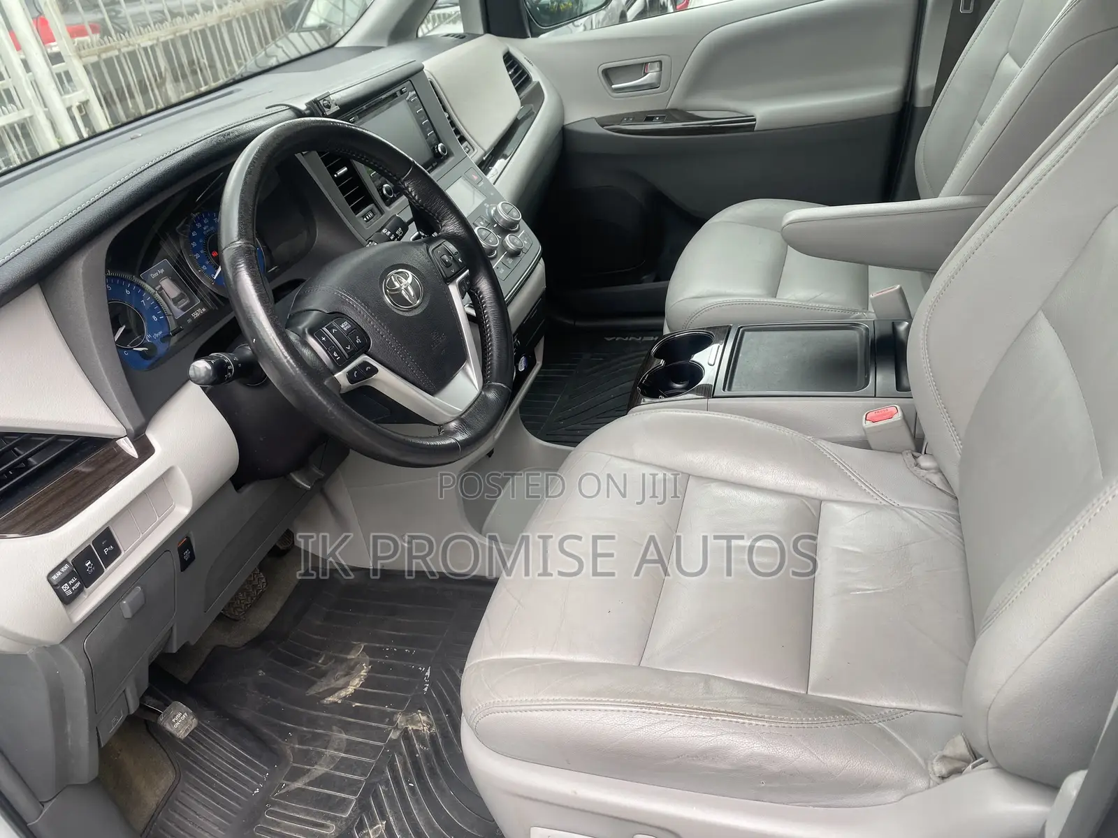 Toyota Sienna 2018 White