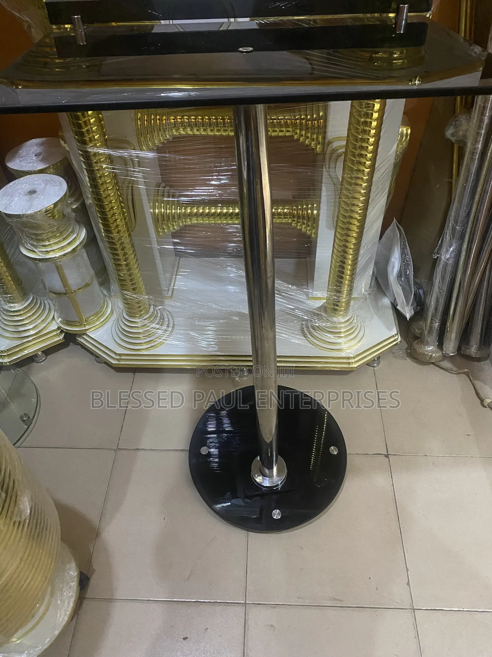 Single Pole Glass Pulpit